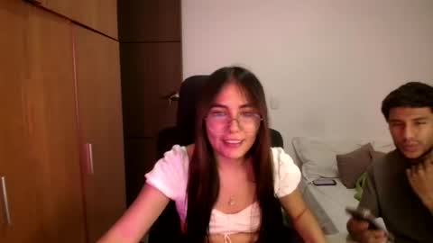 max and abby online show from 06-19-26, 03:00