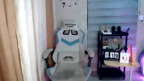 Melly online show from 02-19-26, 01:51