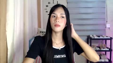 Melly online show from 05-19-26, 10:54