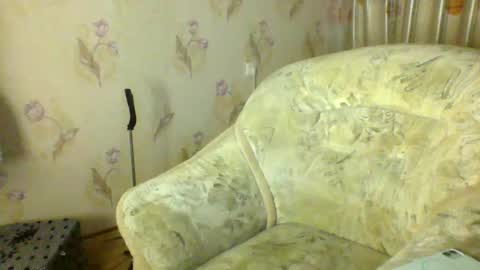 Snapshot of _merrry_ chatting on 06-19-26, 05:06 Merry online show from 06-19-26, 05:06