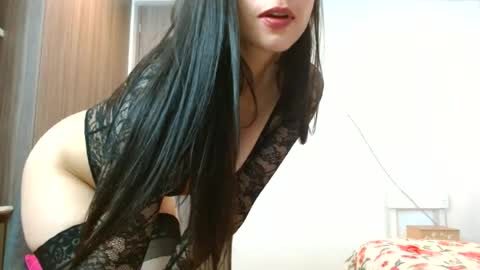 Snapshot of _mia_angel17 chatting on 06-17-26, 07:37 MIA online show from 06-17-26, 07:37