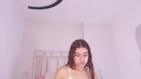 Mia  online show from 06-25-26, 11:59