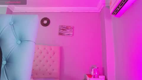 Snapshot of _miia_sweet chatting on 02-06-26, 11:24 Paula online show from 02-06-26, 11:24