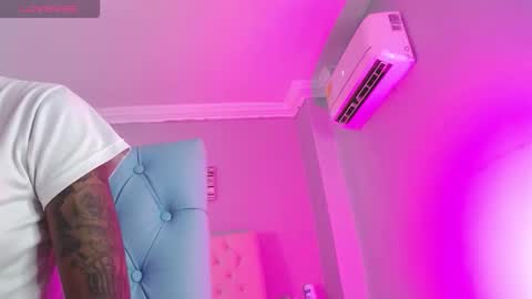 Snapshot of _miia_sweet chatting on 02-18-26, 11:39 Paula online show from 02-18-26, 11:39