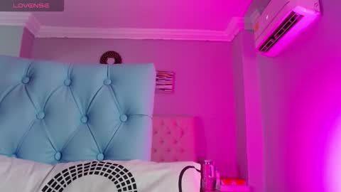 Snapshot of _miia_sweet chatting on 02-23-26, 11:40 Paula online show from 02-23-26, 11:40