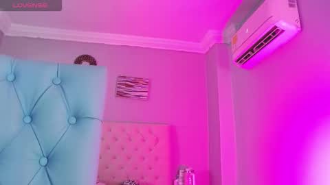 Snapshot of _miia_sweet chatting on 02-25-26, 11:20 Paula online show from 02-25-26, 11:20