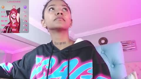 Snapshot of _miia_sweet chatting on 03-13-26, 11:17 Paula online show from 03-13-26, 11:17