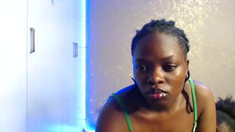 Snapshot of _mirandah chatting on 11-23-25, 04:12 Mirandah online show from 11-23-25, 04:12