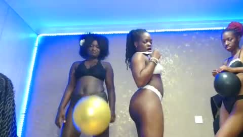 Snapshot of _mirandah chatting on 12-03-25, 05:55 Mirandah online show from 12-03-25, 05:55