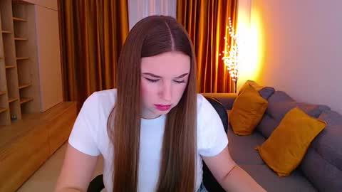 Snapshot of _miss_mia chatting on 03-21-26, 08:30 Mia online show from 03-21-26, 08:30