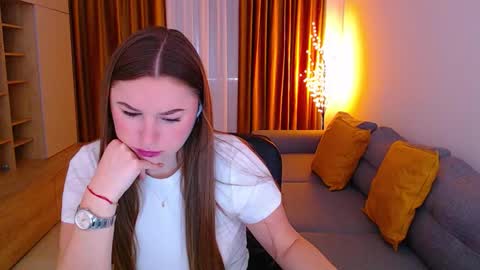 Snapshot of _miss_mia chatting on 03-22-26, 07:23 Mia online show from 03-22-26, 07:23