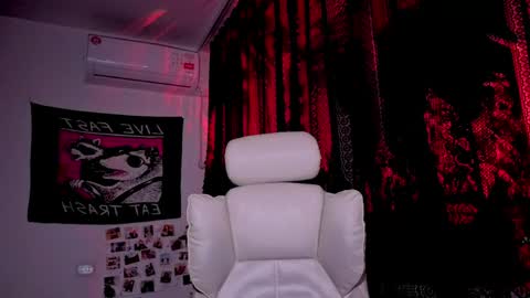 Miss Eva. if anyone in NYK to fuck here is sissy sn -  online show from 05-21-26, 10:28