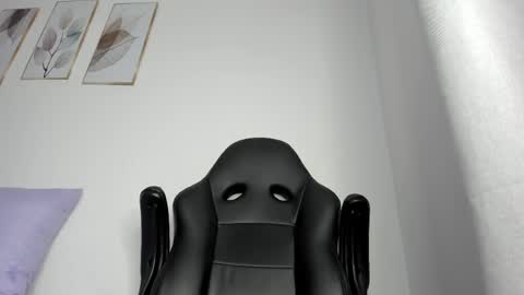 _molly_rosse_ online show from 05-20-26, 11:49