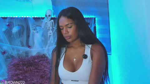 naomi brown online show from 10-13-25, 01:16