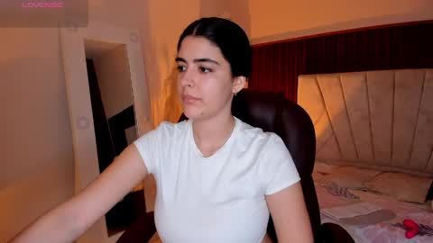 Niah  You can call me Ni or cutie haha online show from 04-09-26, 08:47