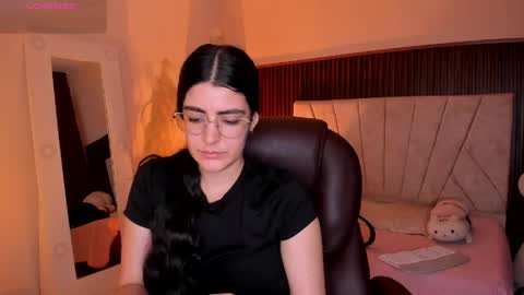 Niah  You can call me Ni or cutie haha online show from 04-15-26, 09:26