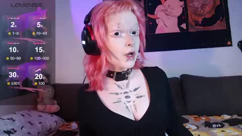 Nicole online show from 06-17-26, 02:14
