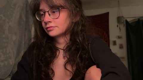 Mila online show from 05-18-26, 08:25