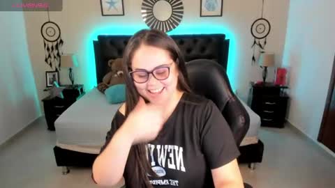 Snapshot of _oliviajoness chatting on 07-06-26, 02:47 Olivia jones online show from 07-06-26, 02:47