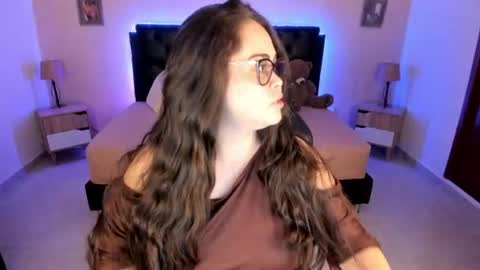 Snapshot of _oliviajoness chatting on 07-10-26, 12:19 Olivia jones online show from 07-10-26, 12:19
