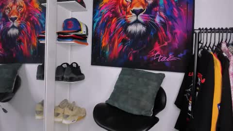 Snapshot of _pantera_09 chatting on 11-28-25, 11:13 Kevin online show from 11-28-25, 11:13