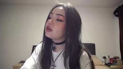 Paris online show from 03-17-26, 08:12