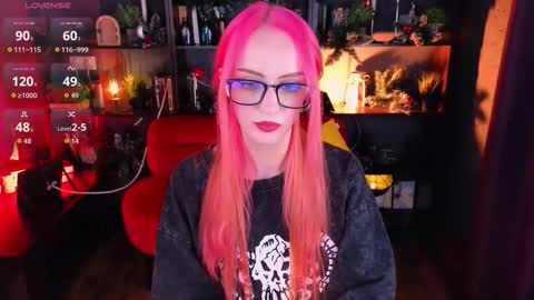 Snapshot of _pink_wassabi_ chatting on 01-11-26, 09:42 Maisie online show from 01-11-26, 09:42