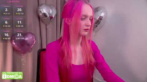 Snapshot of _pink_wassabi_ chatting on 02-10-26, 06:50 Maisie online show from 02-10-26, 06:50