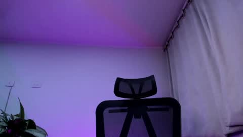 Snapshot of _purplecherry_ chatting on 06-08-26, 01:28 Cherr online show from 06-08-26, 01:28