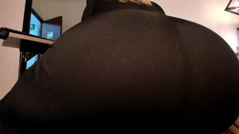 Snapshot of _rebecca1 chatting on 04-28-26, 02:27 rebecca online show from 04-28-26, 02:27