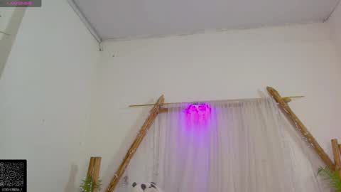 Moon online show from 04-26-26, 04:15