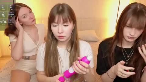 LISSAPVT IS OPEN online show from 05-04-26, 03:46