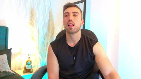 Snapshot of _ryan__1 chatting on 04-15-26, 01:07 Ryan online show from 04-15-26, 01:07