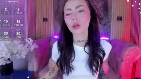 Snapshot of _sabrinaa_1 chatting on 06-20-26, 08:11 Sabrina online show from 06-20-26, 08:11