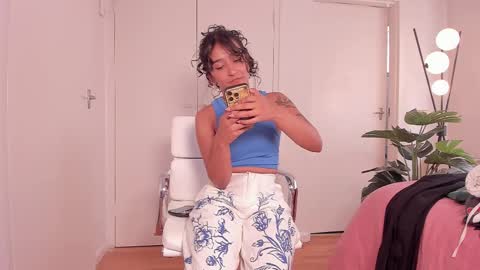 Snapshot of _sandy_s_ chatting on 02-19-25, 04:34 Sandyy online show from 02-19-25, 04:34