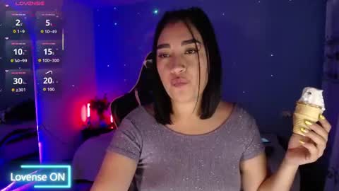 Snapshot of _santalove_ chatting on 06-15-26, 08:44 SantaLove online show from 06-15-26, 08:44