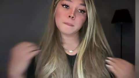 Snapshot of _seductive_jane chatting on 06-19-26, 03:27 ENAJ online show from 06-19-26, 03:27