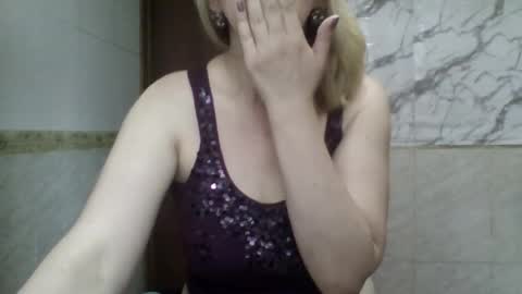 Snapshot of _sexyxsveta_ chatting on 06-20-26, 04:48 SexyXSveta online show from 06-20-26, 04:48