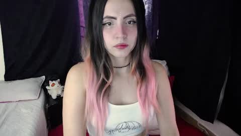 Snapshot of _sofiapink chatting on 06-19-26, 10:35 Sofia online show from 06-19-26, 10:35