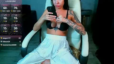 Milana   welcome to my world  online show from 05-11-26, 05:43