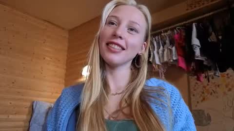 Snapshot of _sweetsky_ chatting on 03-15-26, 10:10 _sweetsky_ online show from 03-15-26, 10:10