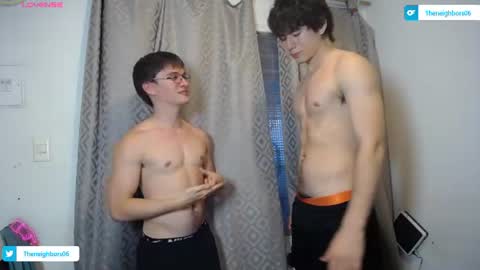 Snapshot of _the_neighbors chatting on 06-18-26, 10:58 Scot y Patrick online show from 06-18-26, 10:58