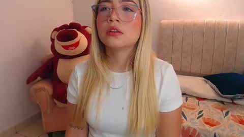 Snapshot of _tiffany1 chatting on 02-28-26, 01:39 _tiffany1 online show from 02-28-26, 01:39