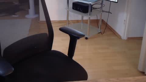 Snapshot of _trythis_ chatting on 12-05-24, 10:23 _trythis_ online show from 12-05-24, 10:23