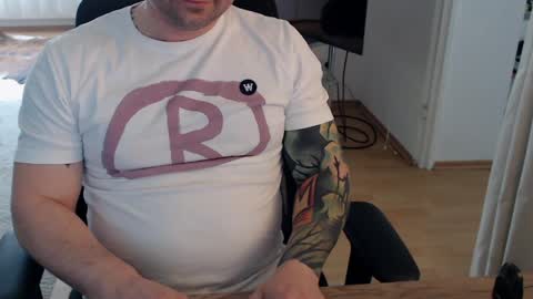 Snapshot of _trythis_ chatting on 04-06-26, 03:02 _trythis_ online show from 04-06-26, 03:02