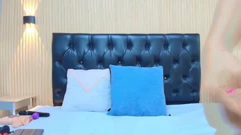 Veronica  online show from 04-20-26, 04:15