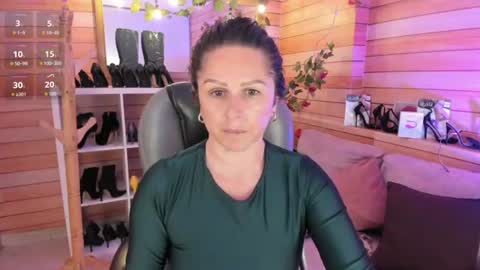 Snapshot of _victoria_collins chatting on 07-16-26, 09:59 Sol online show from 07-16-26, 09:59