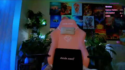 Snapshot of _witch__ chatting on 06-18-26, 09:14 Enni online show from 06-18-26, 09:14