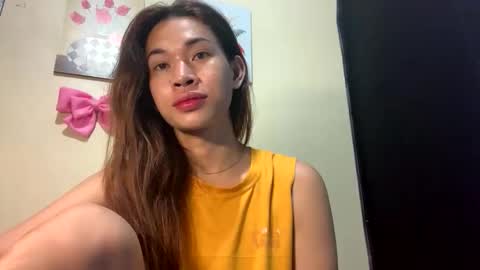 Snapshot of _yoursexwife_ chatting on 04-05-26, 05:43 sheng online show from 04-05-26, 05:43