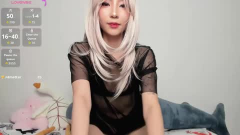 Mia online show from 05-21-26, 10:17